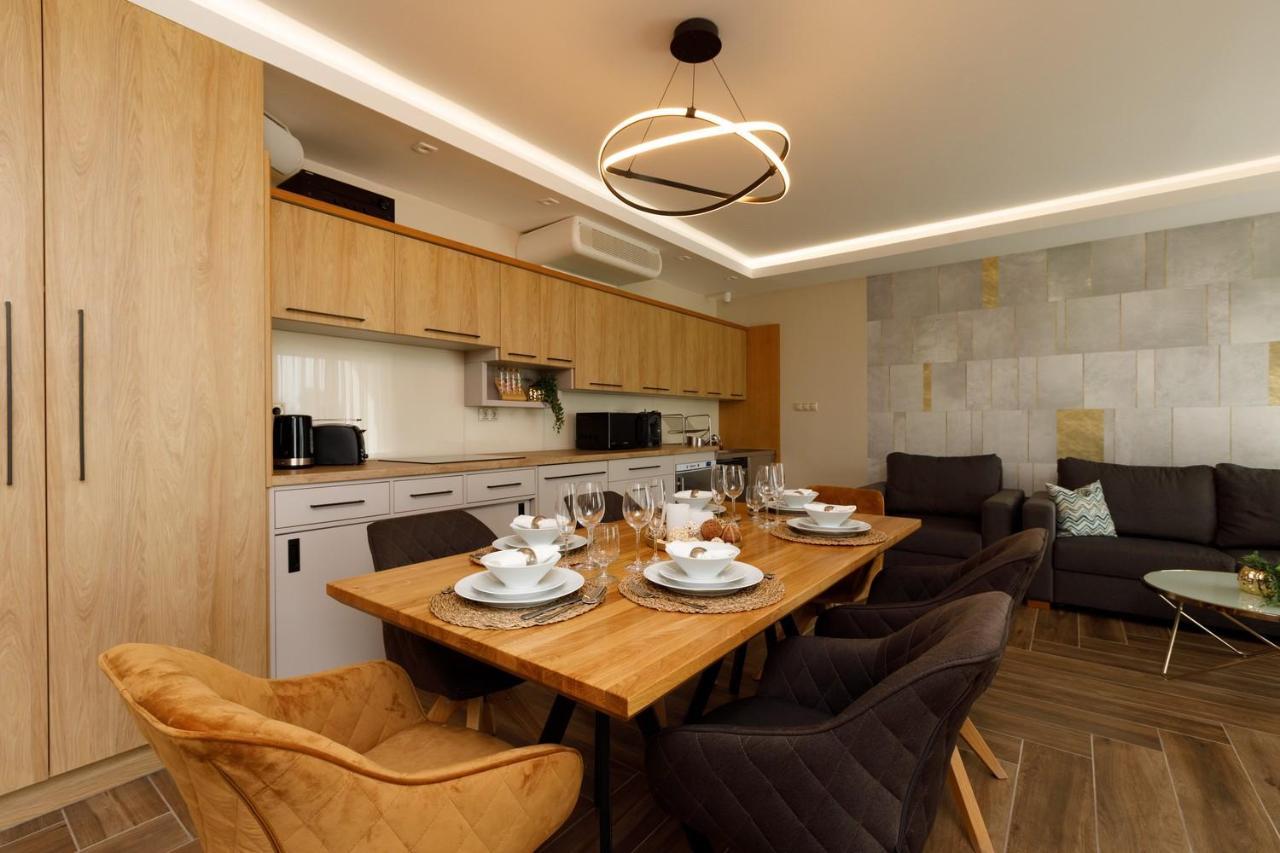 Royal Cafe Apartman Keszthely Exterior photo