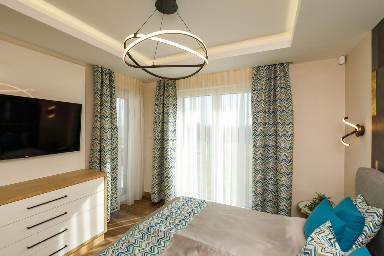 Royal Cafe Apartman Keszthely Exterior photo